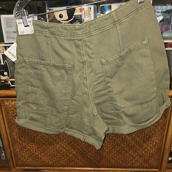 We The Free Moxie Olive Green Button Front Shorts - Picture 4 of 8